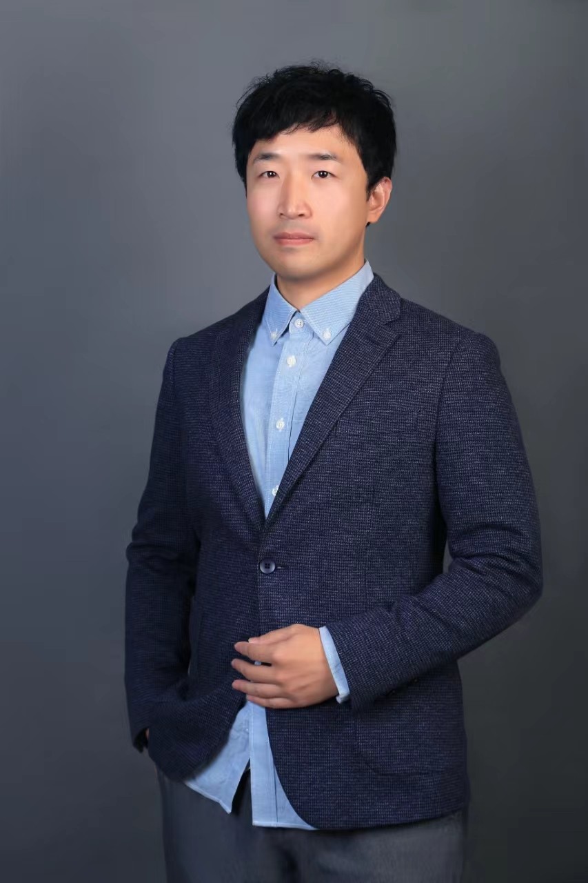 张杰.jpg